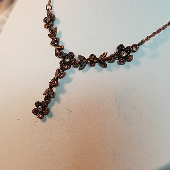 1928 Crystal Necklace - Picture 7 of 8